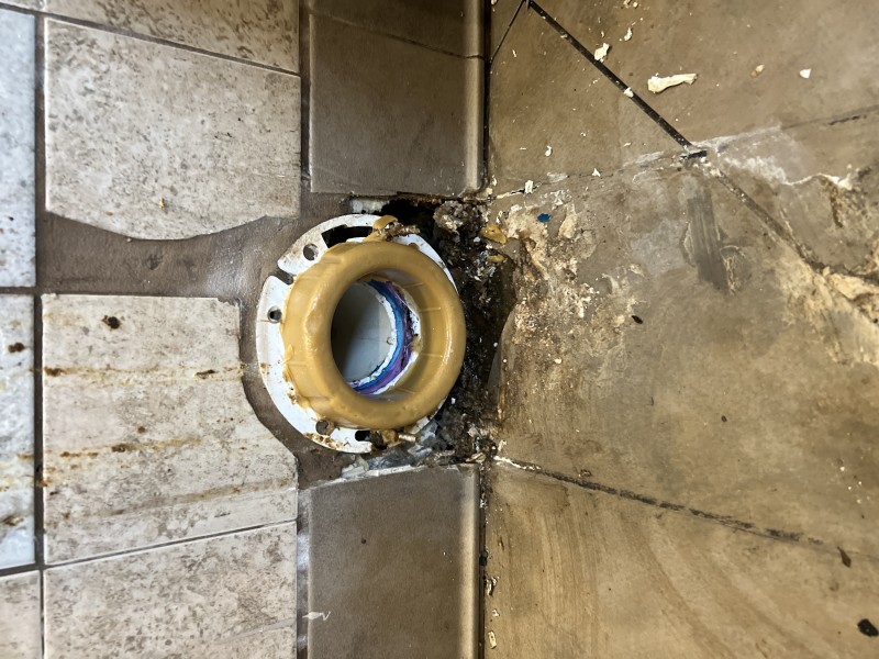 New heavy-duty wax ring set and hardware prepared for reset