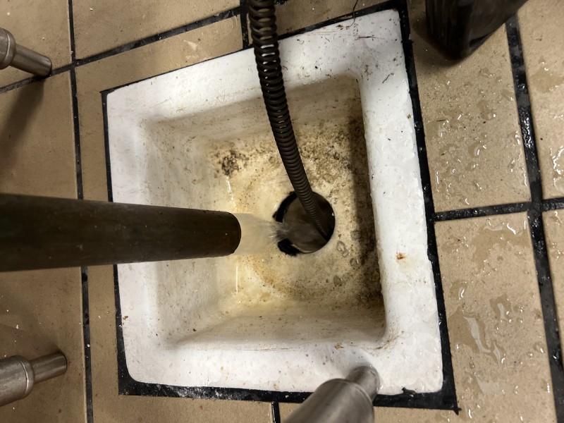 Hydro jetting and grease management recommendations for commercial branch lines