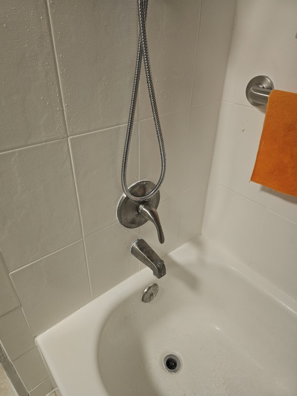 Completed tub and shower repair with smooth handle operation and consistent water flow, Spring Hill, FL, December 2025